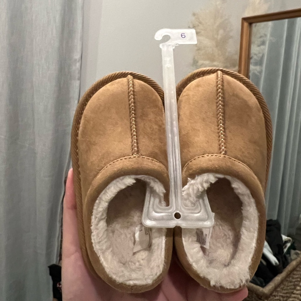 Cat & Jack toddler “Jude” clog slippers